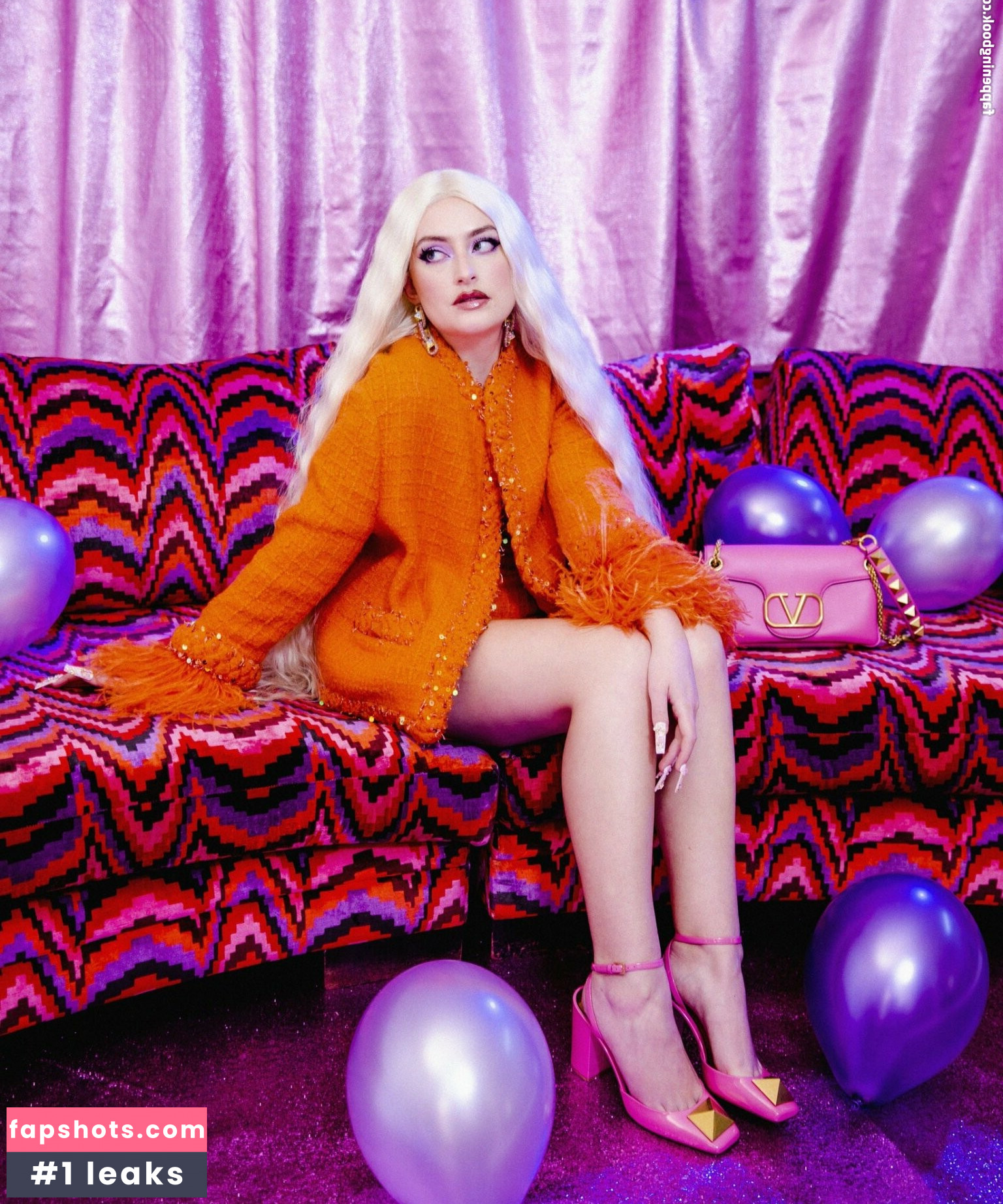 Amelia Dimoldenberg gallery photo #86