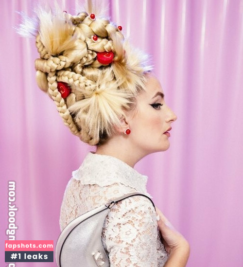 Amelia Dimoldenberg gallery photo #90