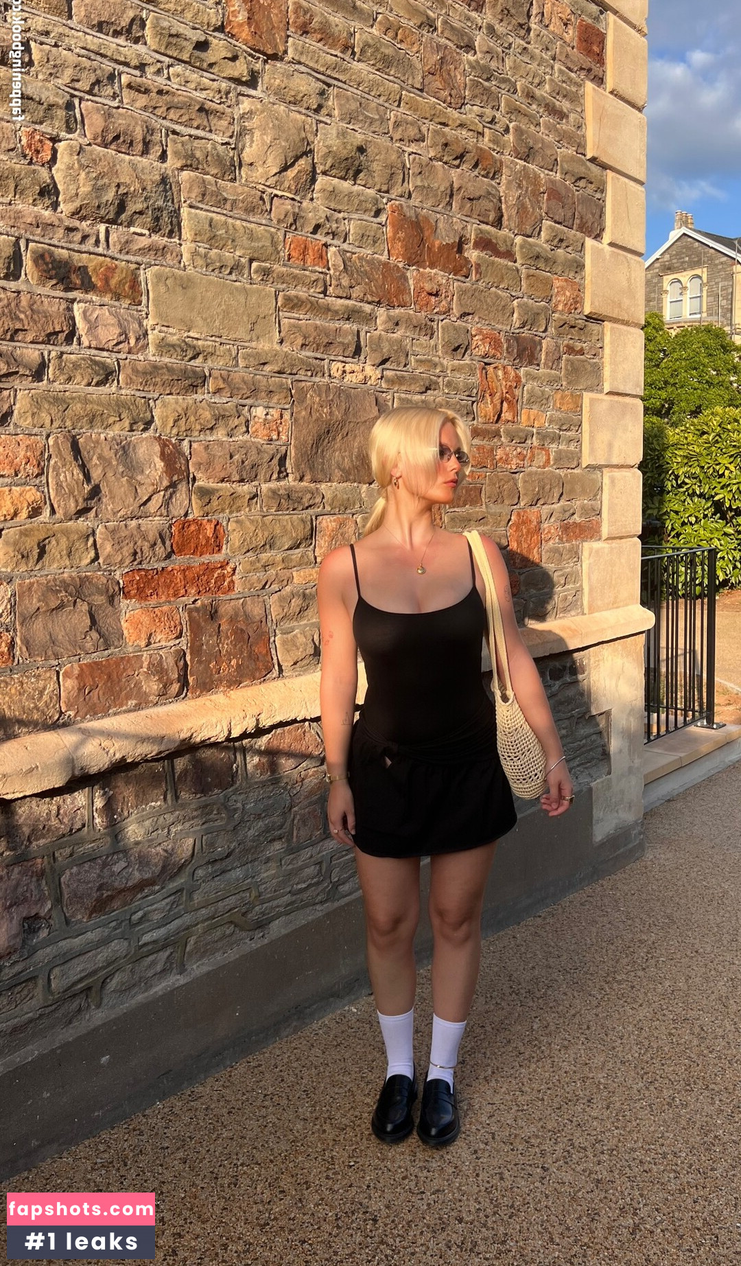 Amelia Eve Gibson gallery photo #15