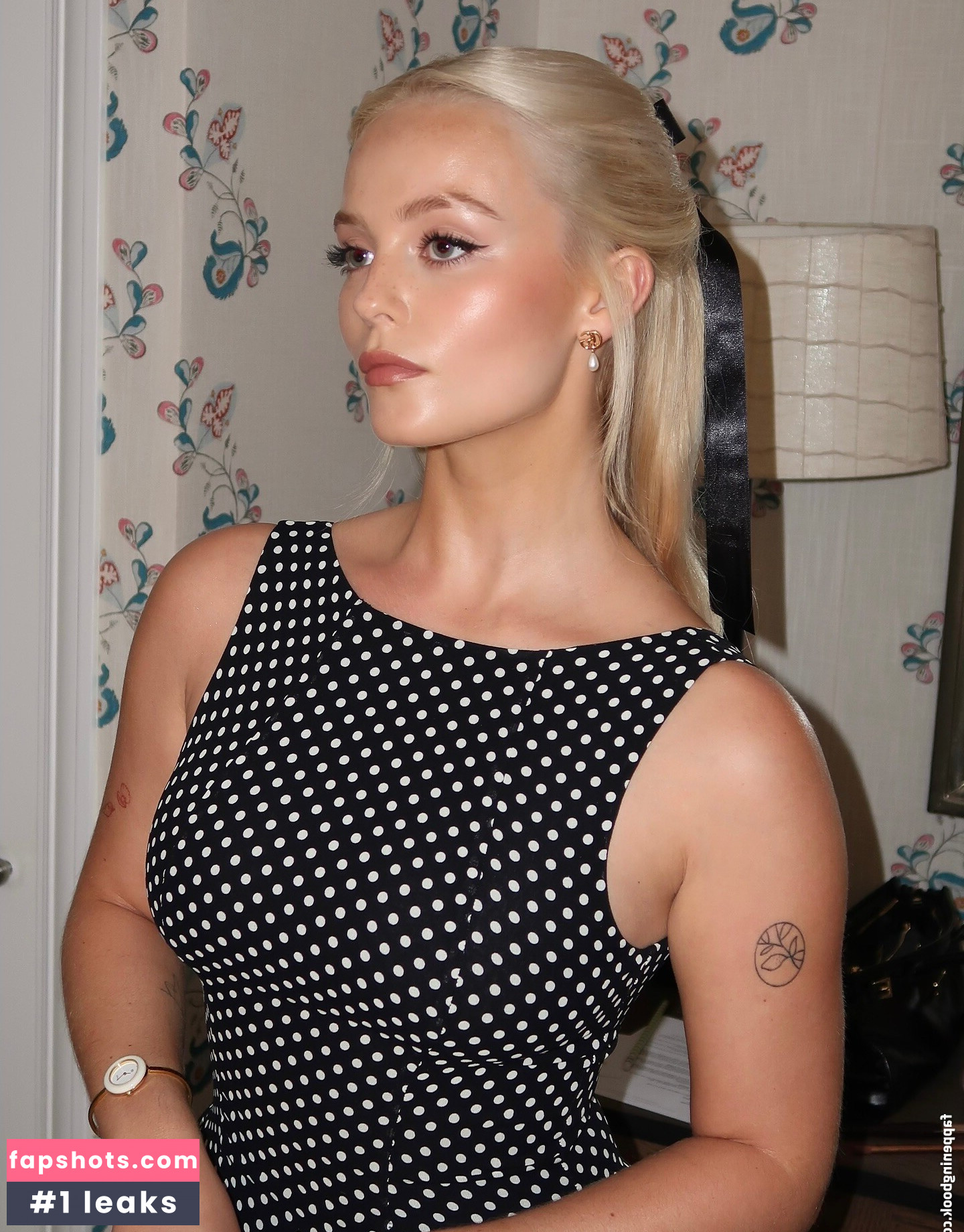 Amelia Eve Gibson gallery photo #16