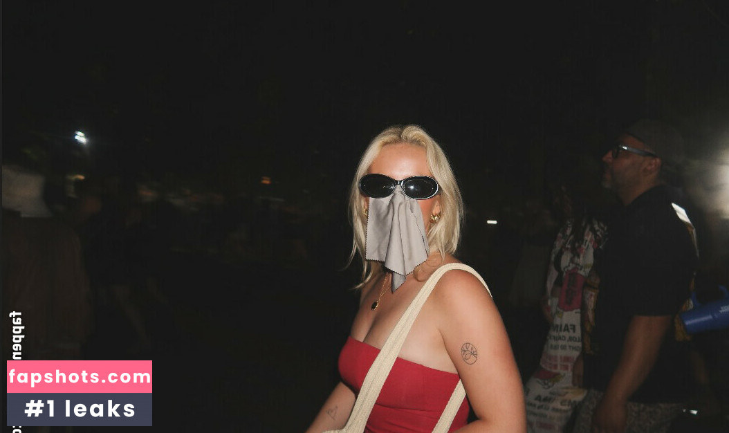 Amelia Eve Gibson gallery photo #20