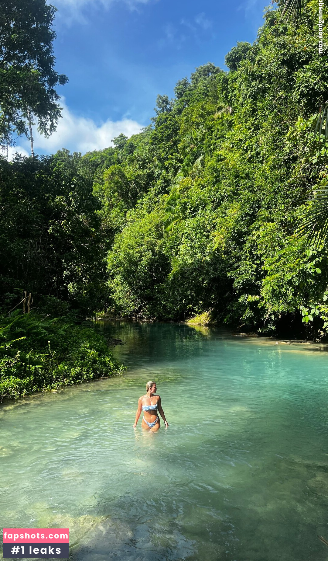 Amelia Eve Gibson gallery photo #26