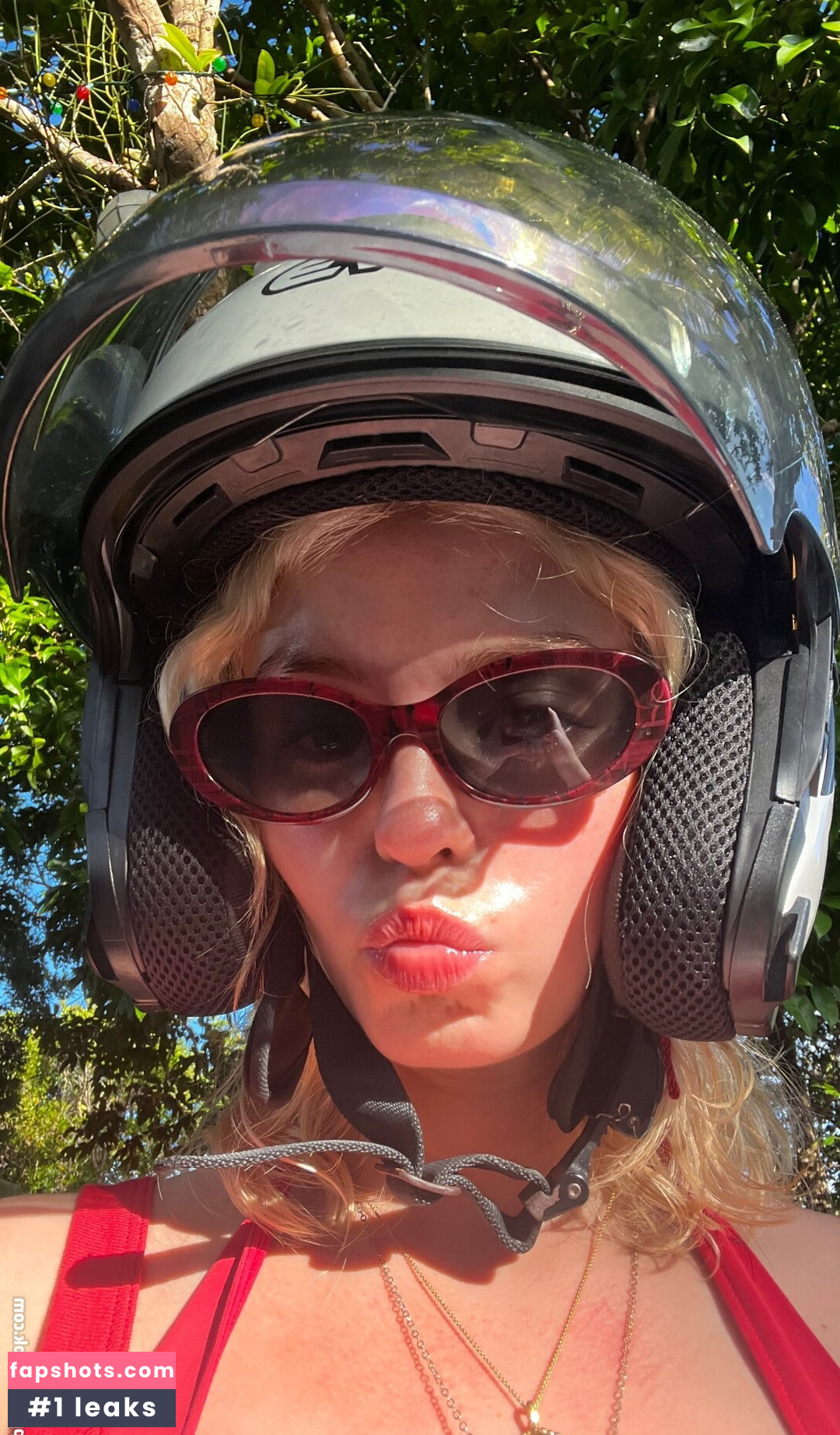 Amelia Eve Gibson gallery photo #27