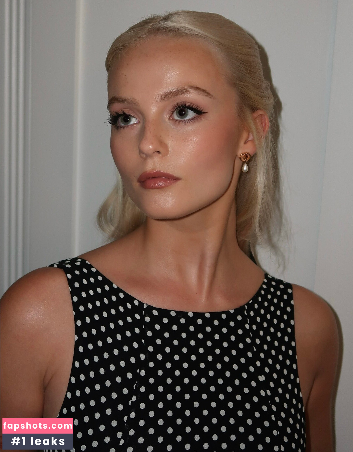 Amelia Eve Gibson gallery photo #7