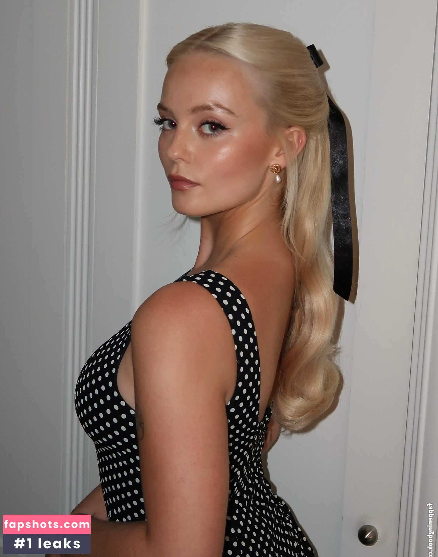 Amelia Eve Gibson gallery photo #8