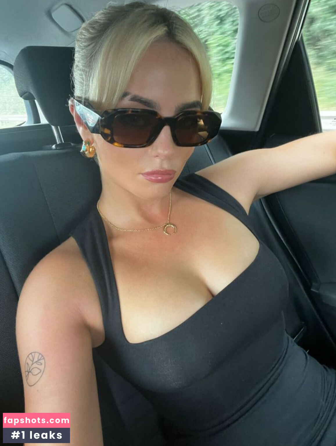 Amelia Eve Gibson gallery photo #72