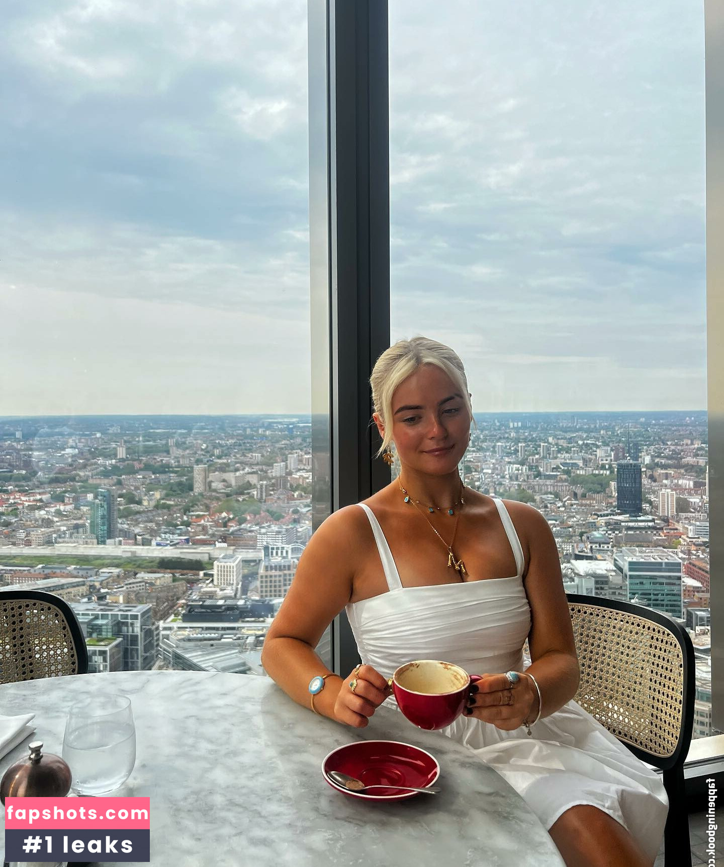 Amelia Eve Gibson gallery photo #77