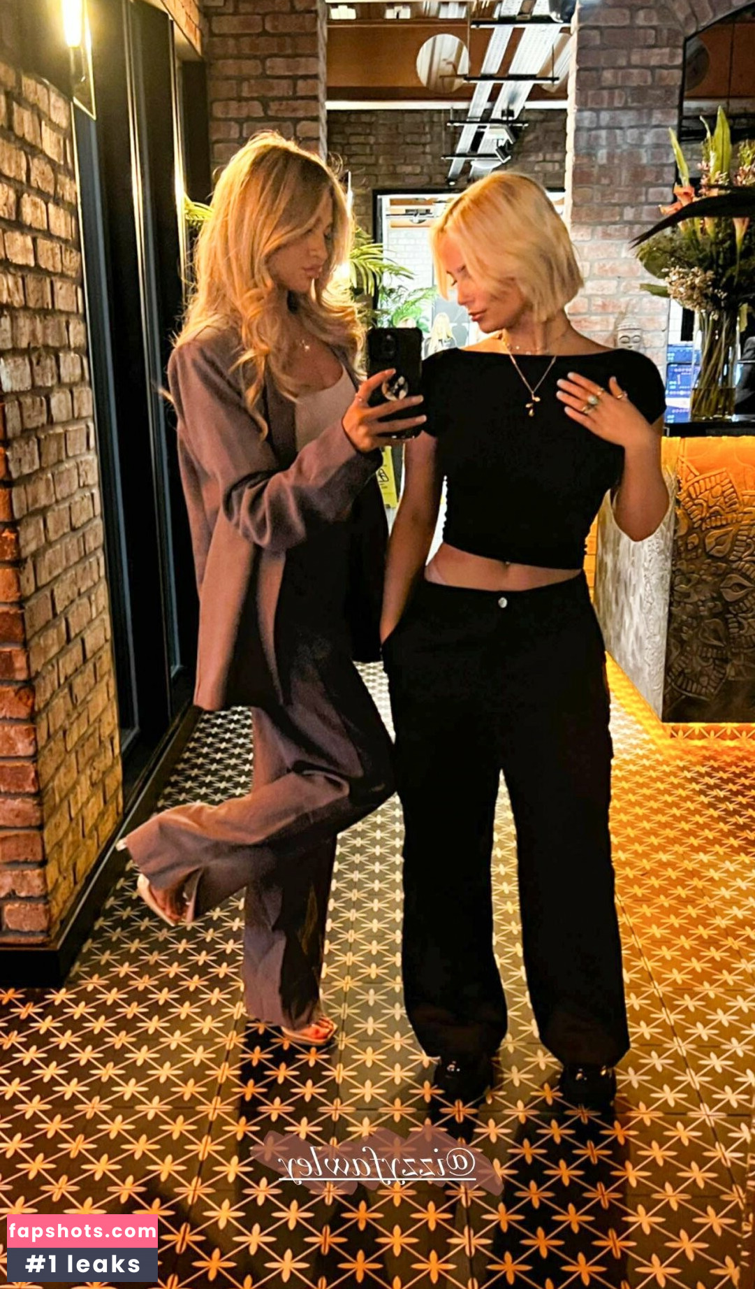 Amelia Eve Gibson gallery photo #84