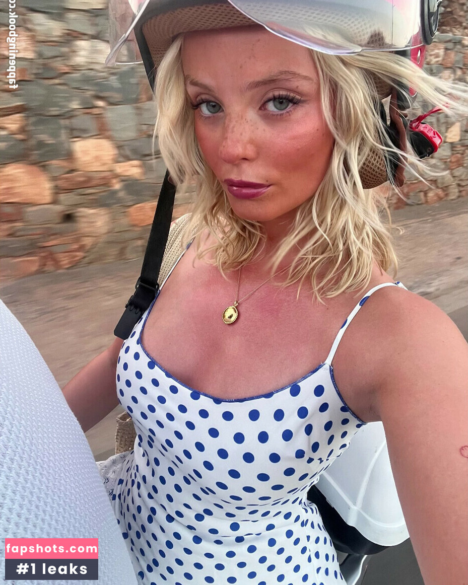 Amelia Eve Gibson gallery photo #10