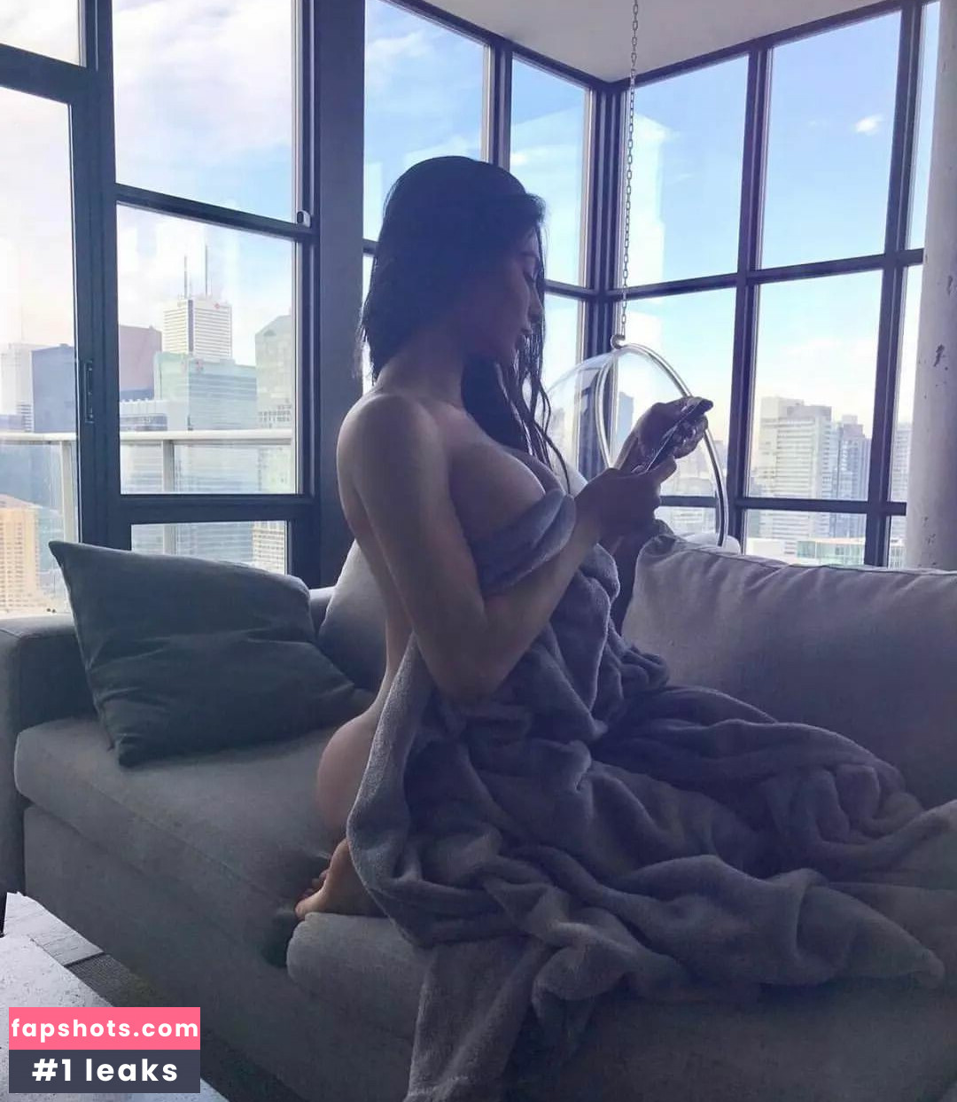 Amelia Maltepe gallery photo #24