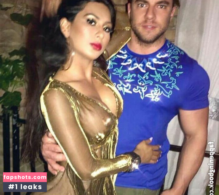 Amelia Maltepe gallery photo #26