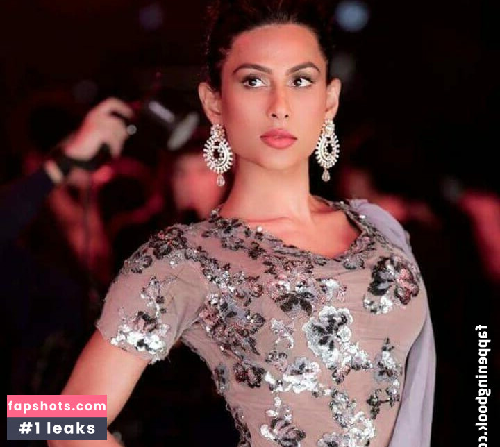 Amelia Maltepe gallery photo #29