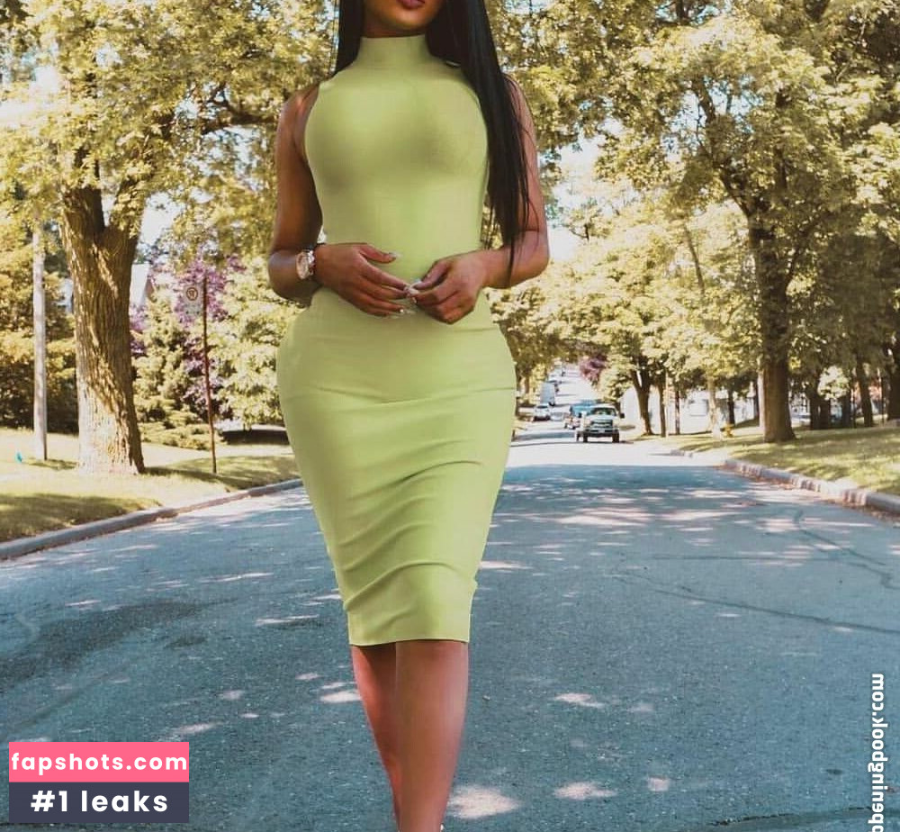 Amelia Maltepe gallery photo #33