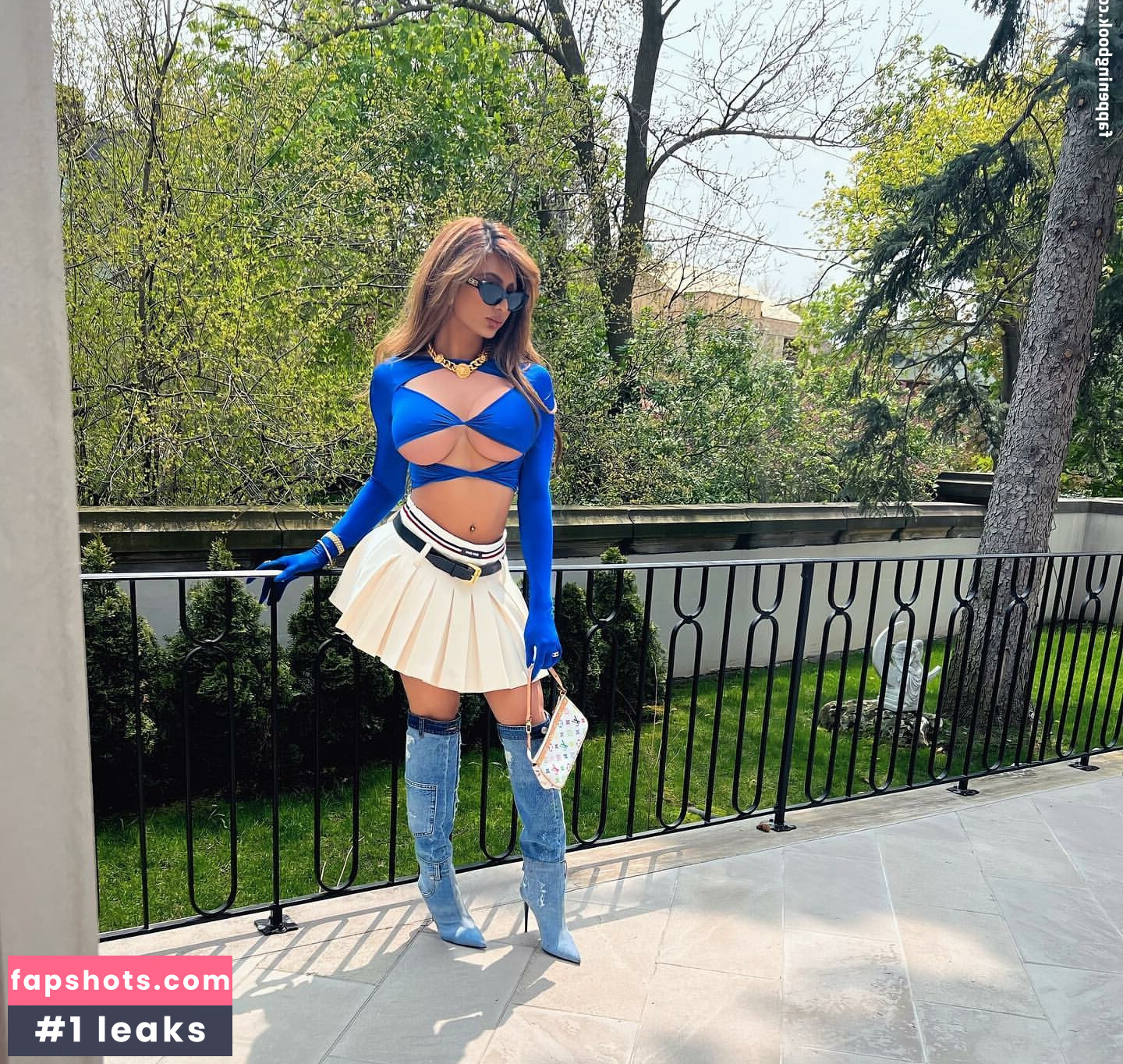 Amelia Maltepe gallery photo #7