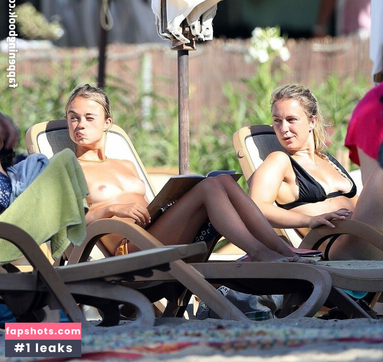 Amelia Windsor Nude Leaks OnlyFans Photos #21 - LeakJerk