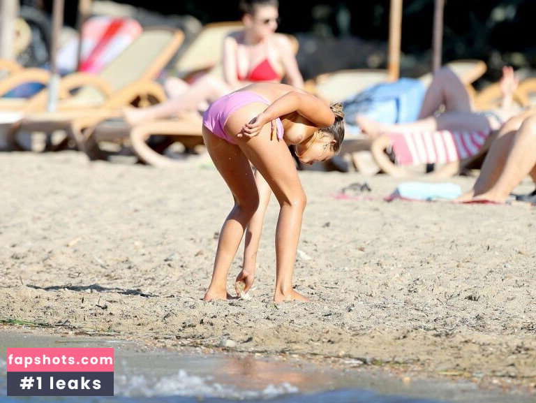 Amelia Windsor Nude Leaks OnlyFans Photos #35 - LeakJerk