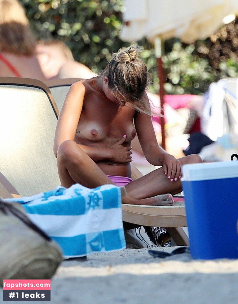 Amelia Windsor Nude Leaks OnlyFans Photos #9 - LeakJerk