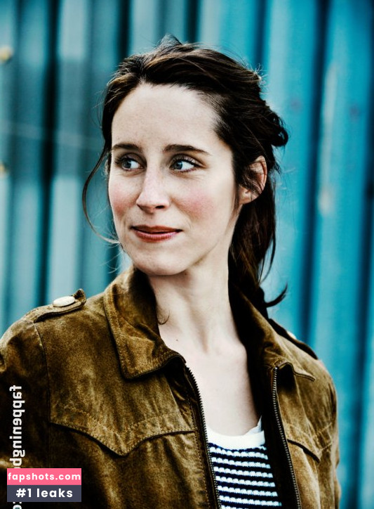 Amelie Kiefer gallery photo #21