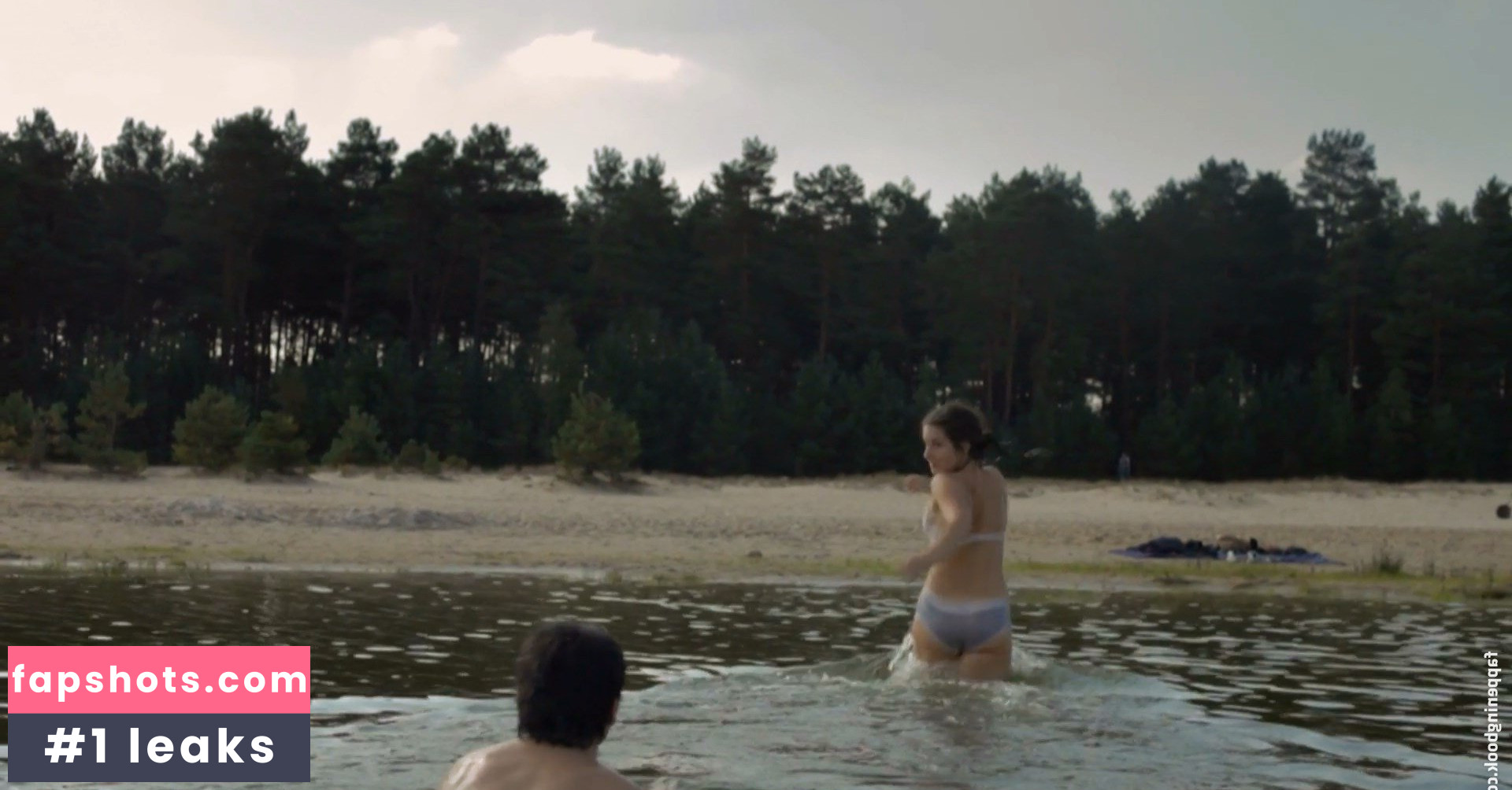 Amelie Kiefer gallery photo #5