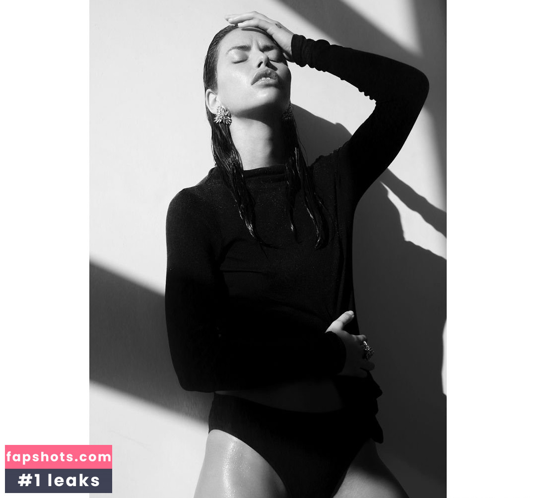 Amelie Lamarche gallery photo #14