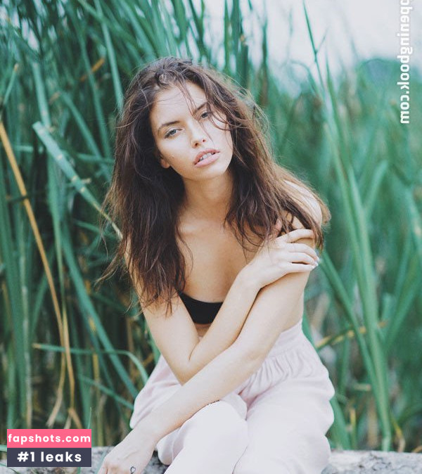 Amelie Lamarche gallery photo #16