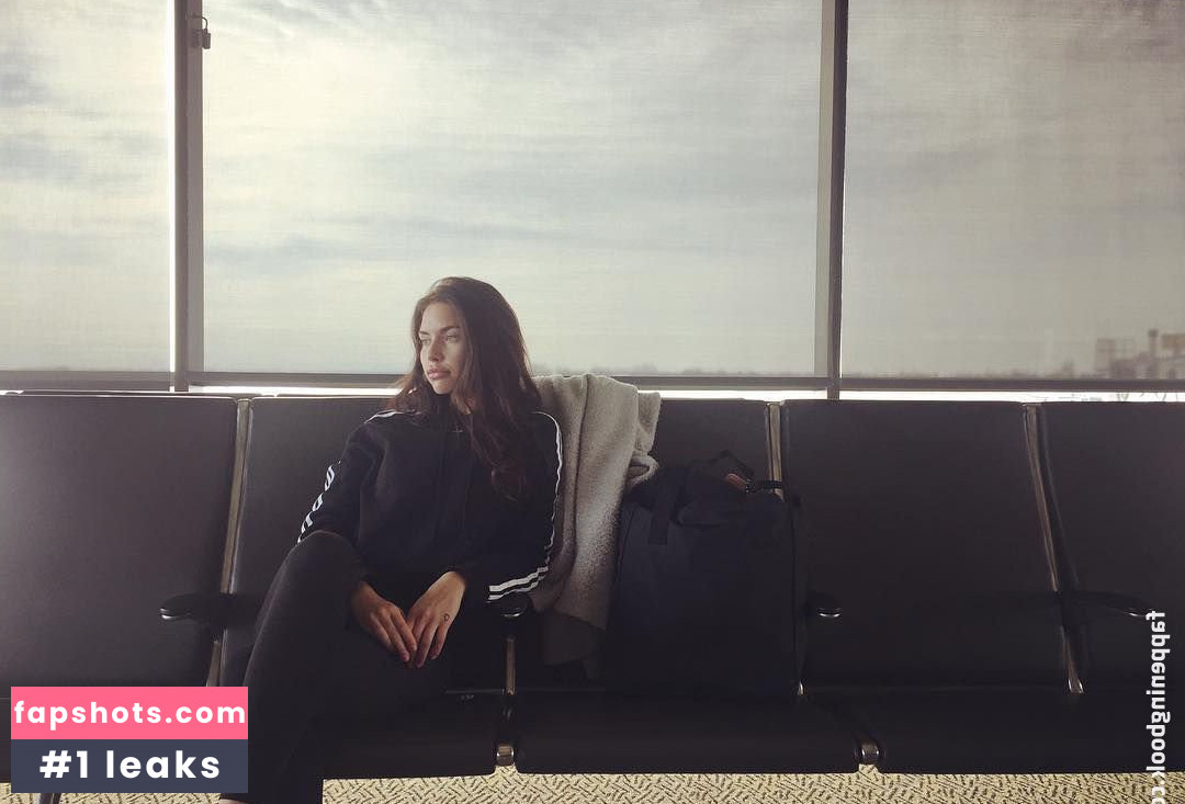 Amelie Lamarche gallery photo #21