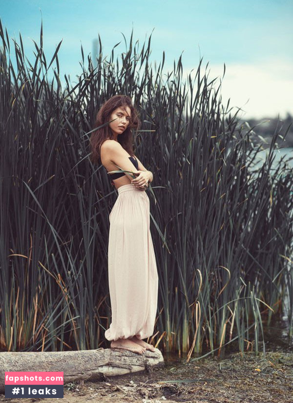 Amelie Lamarche gallery photo #41