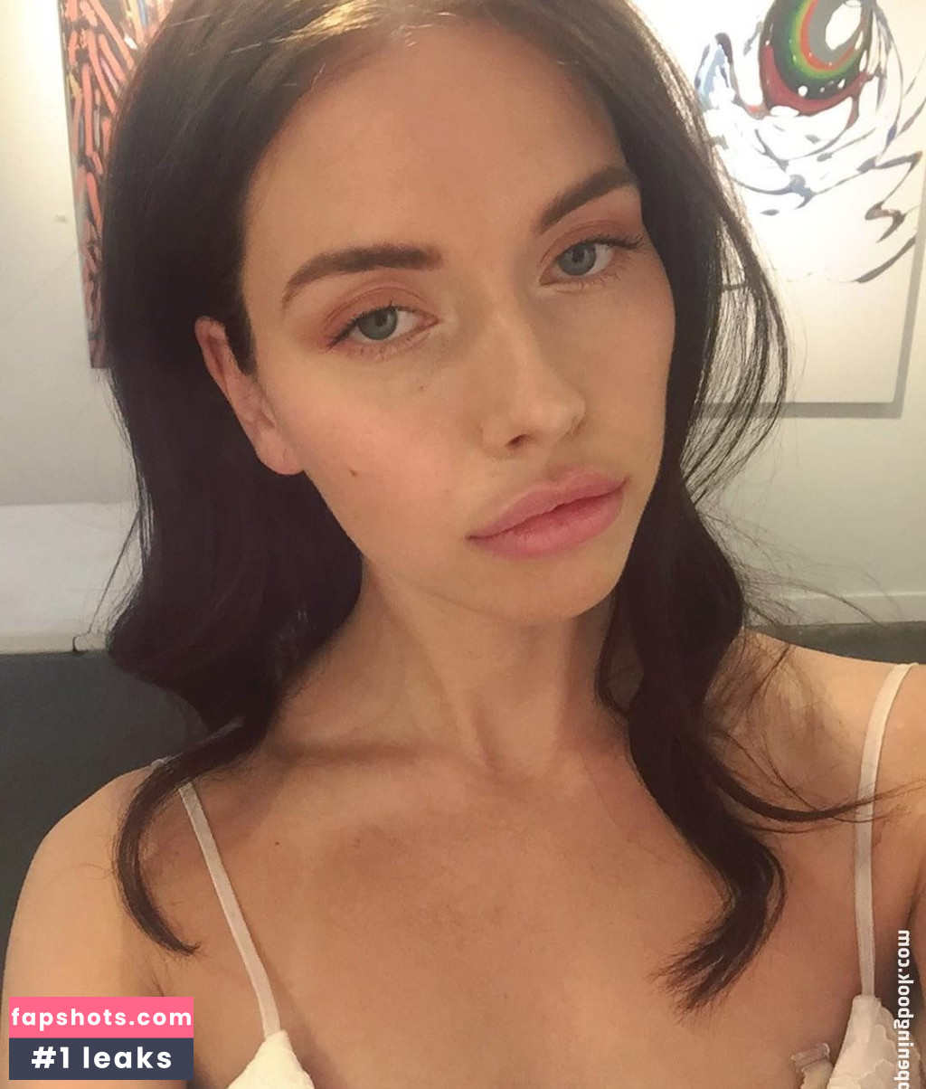 Amelie Lamarche gallery photo #47