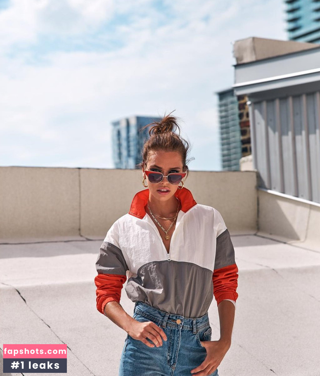 Amelie Lamarche gallery photo #49