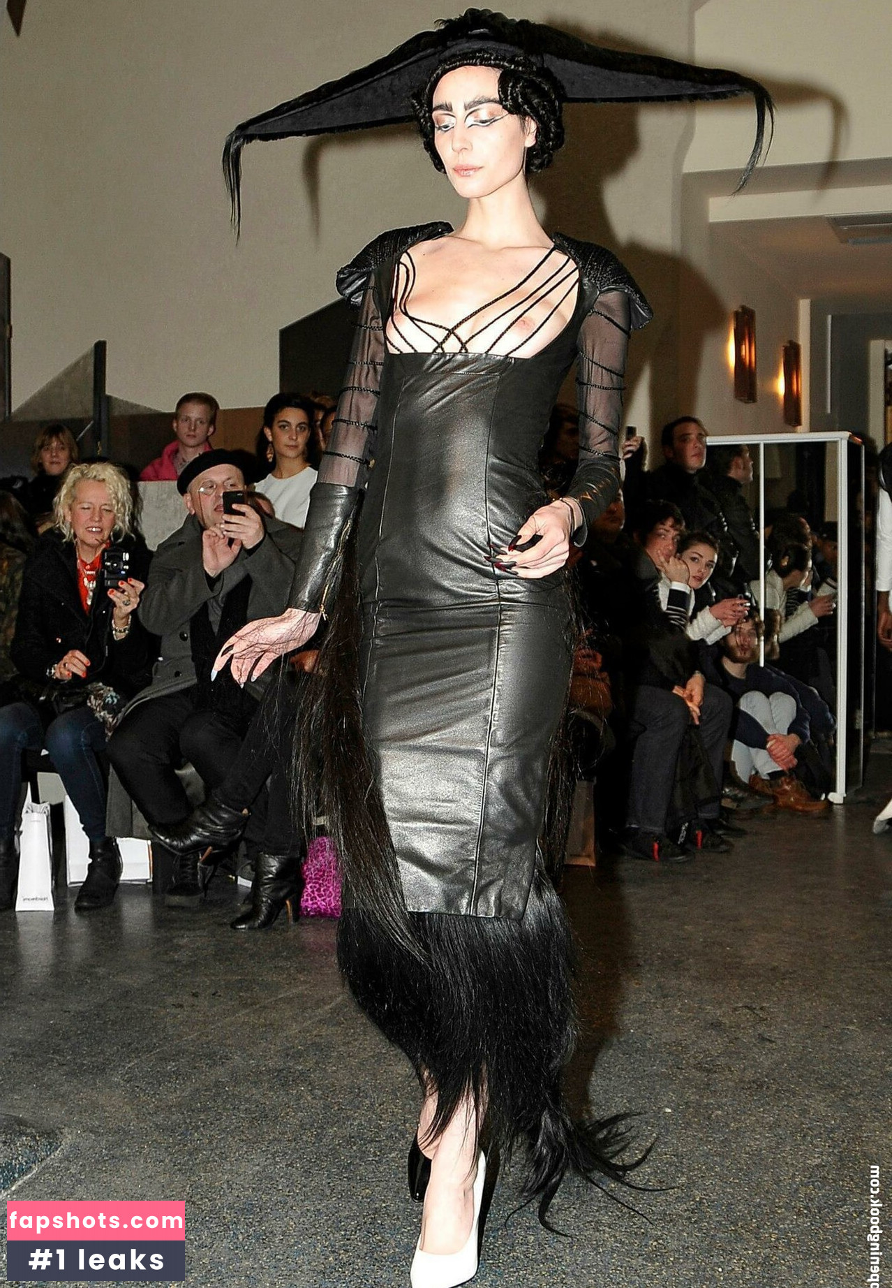 Amelie Lens gallery photo #22