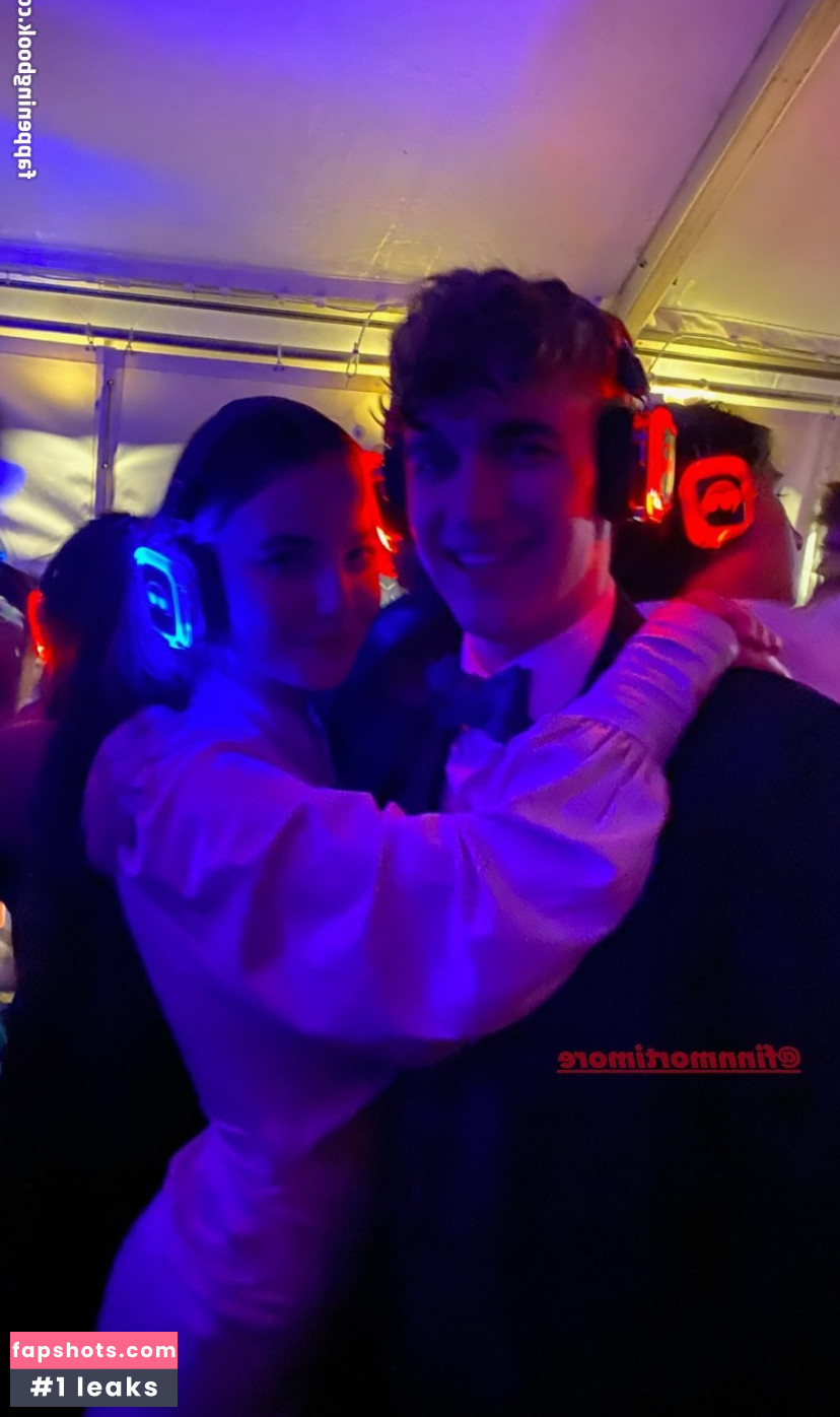 Amelie Manzoli gallery photo #213