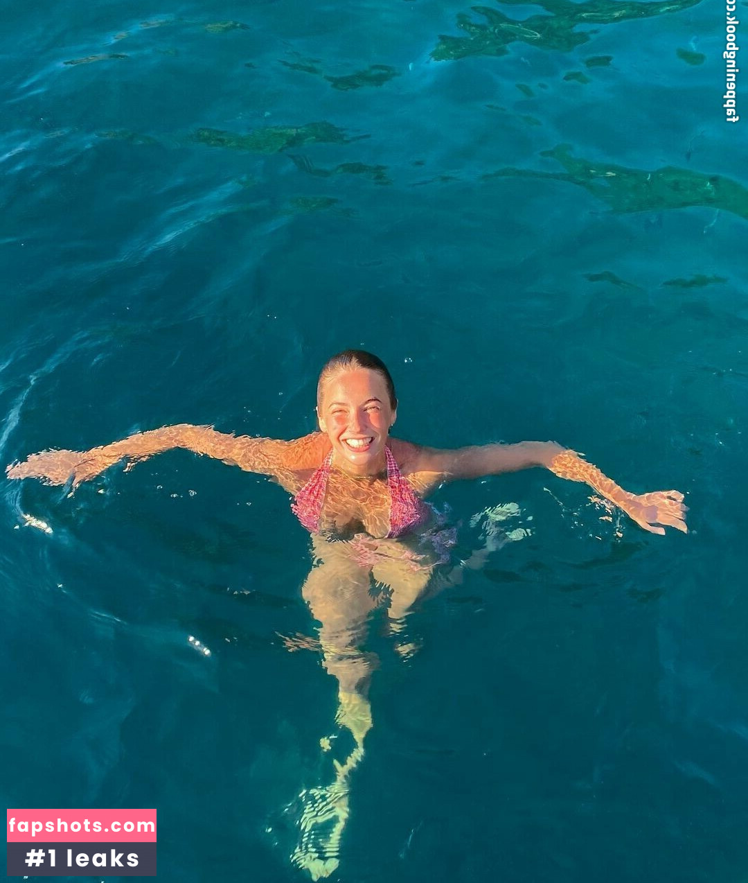 Amelie Manzoli gallery photo #56