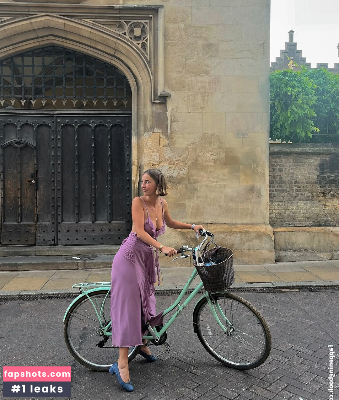 Amelie Manzoli gallery photo #7