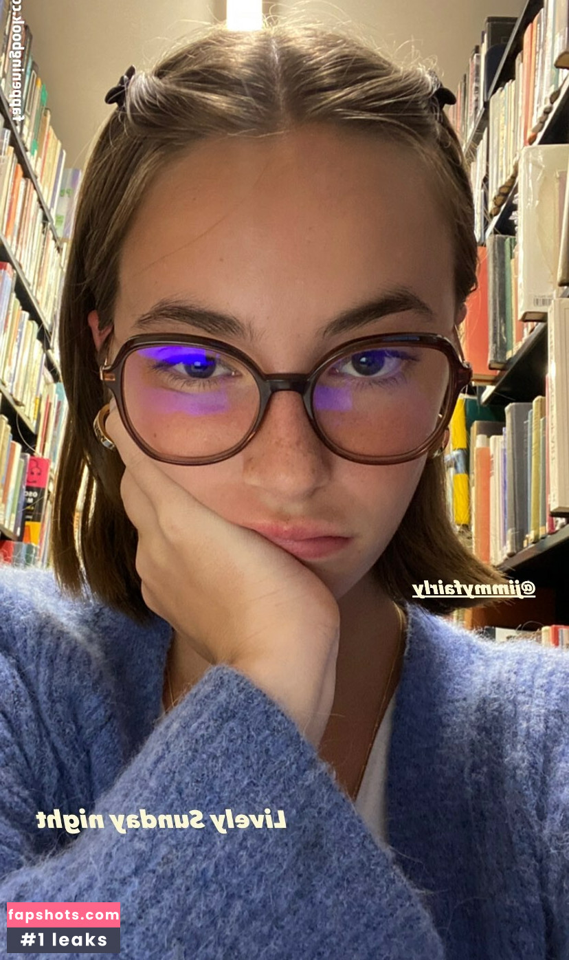 Amelie Manzoli gallery photo #96