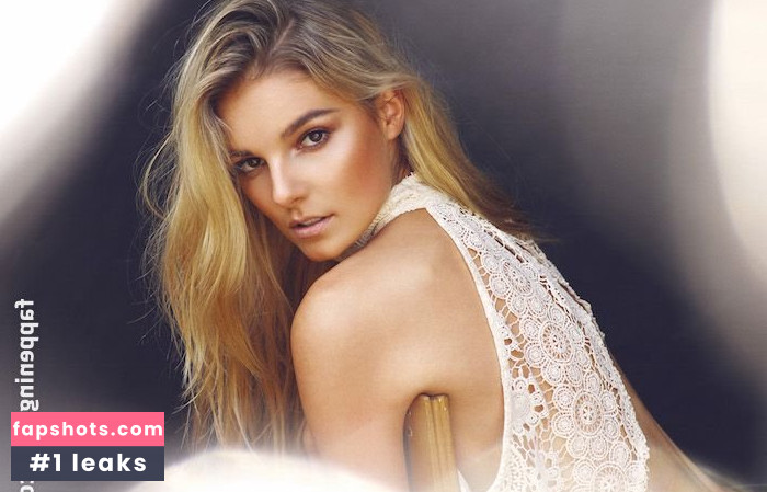 Amélie Tremblay gallery photo #19