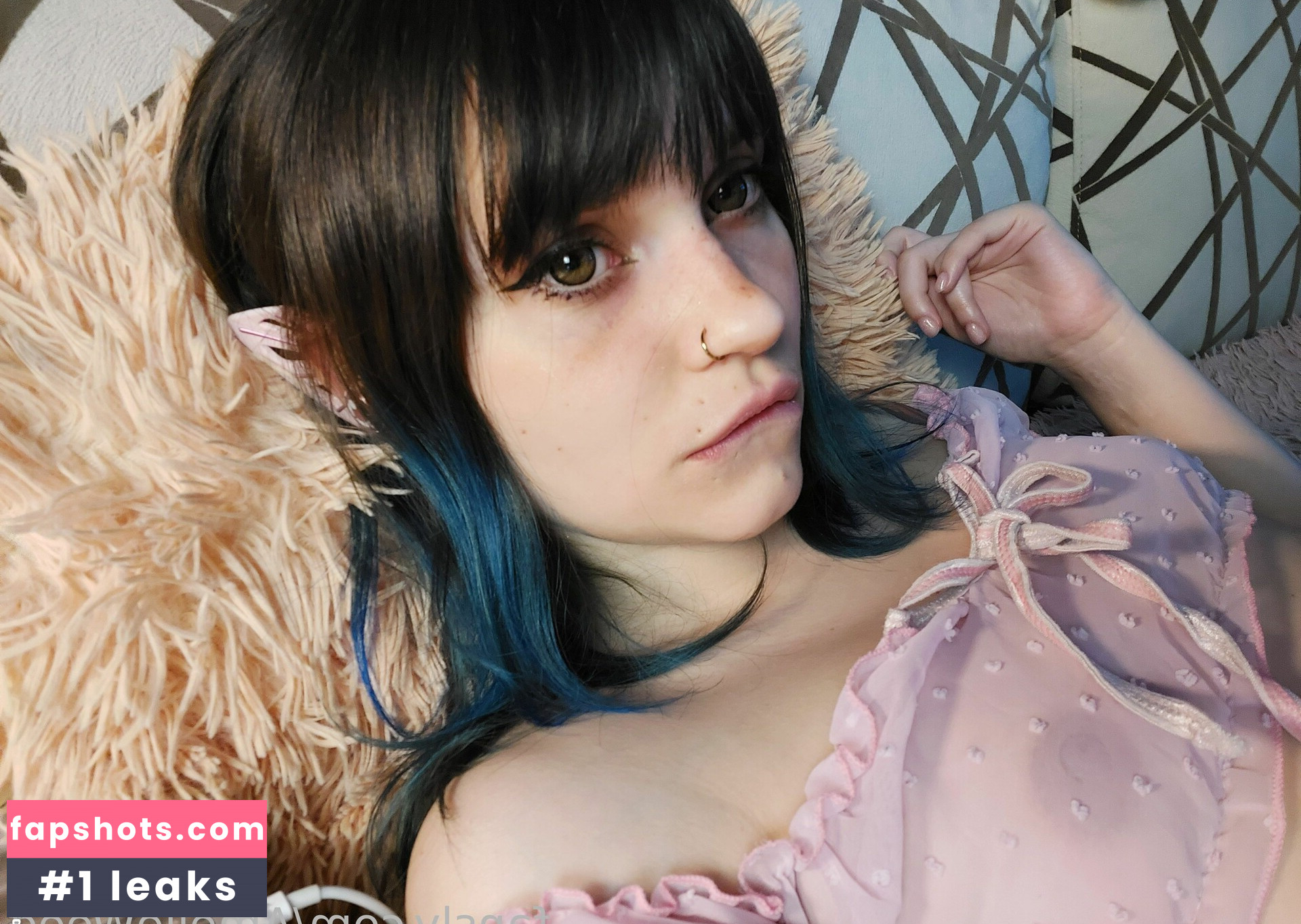 Amelie Weed gallery photo #36