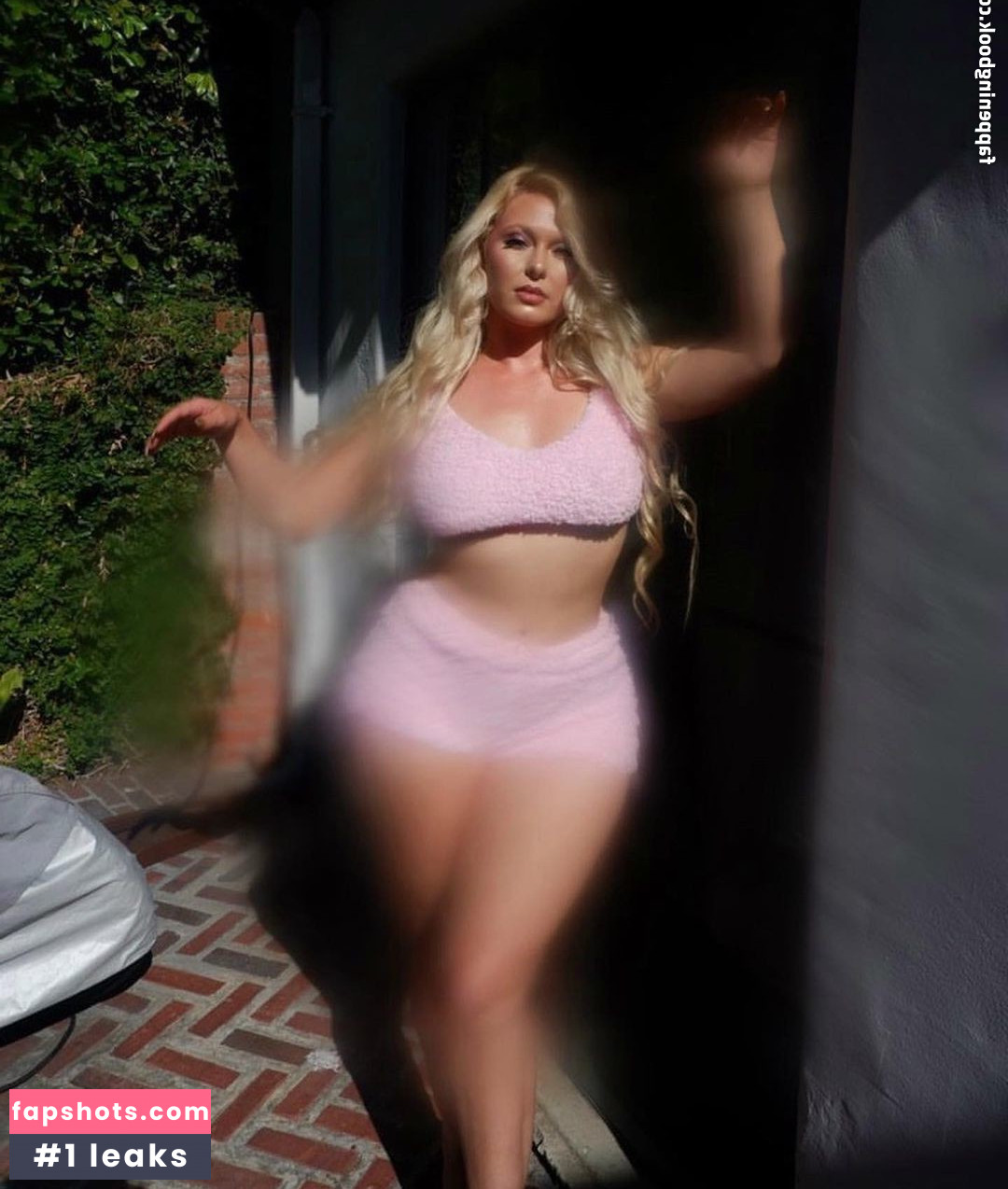 Amethyst Franklin gallery photo #53