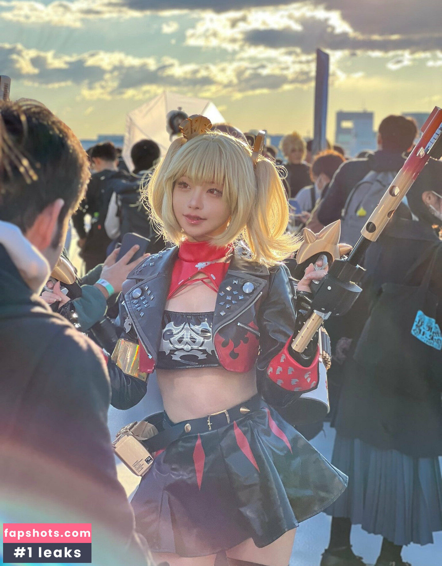 Ami Honami gallery photo #9