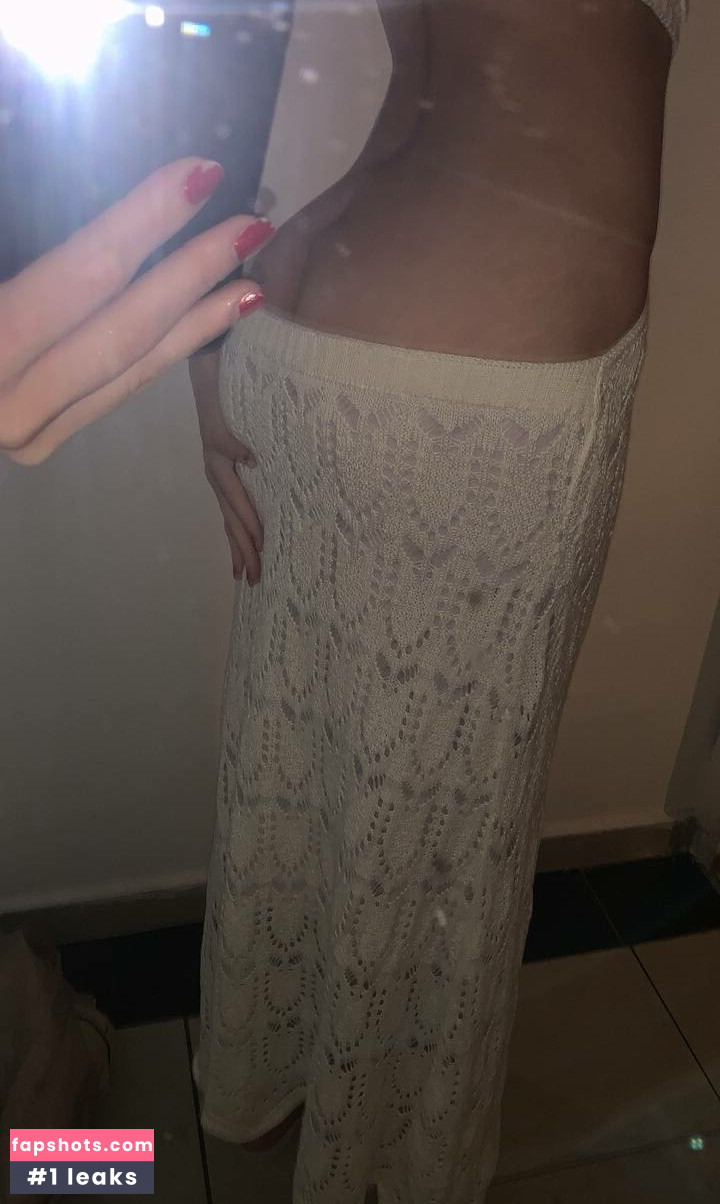 Amila Gomes gallery photo #6