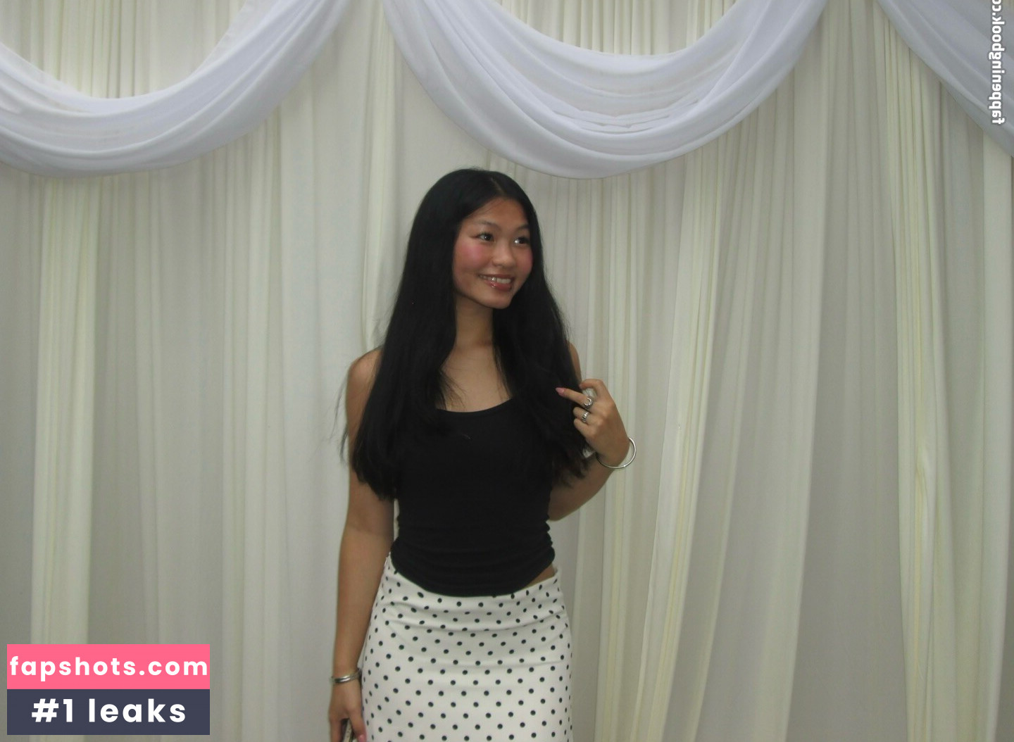 Amina Li gallery photo #13