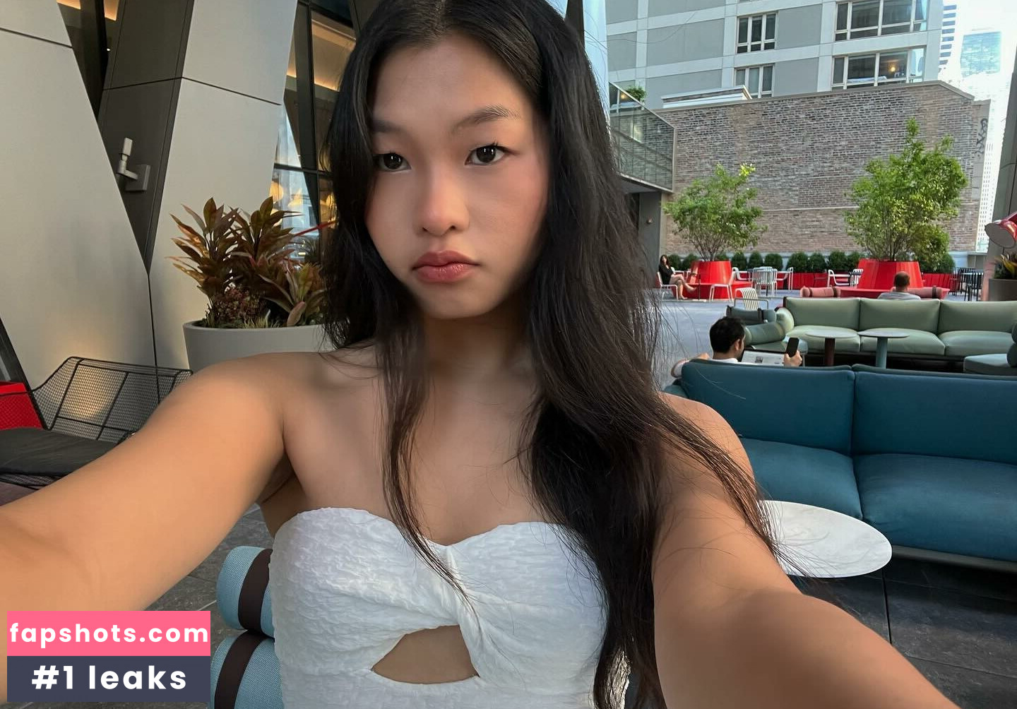 Amina Li gallery photo #18