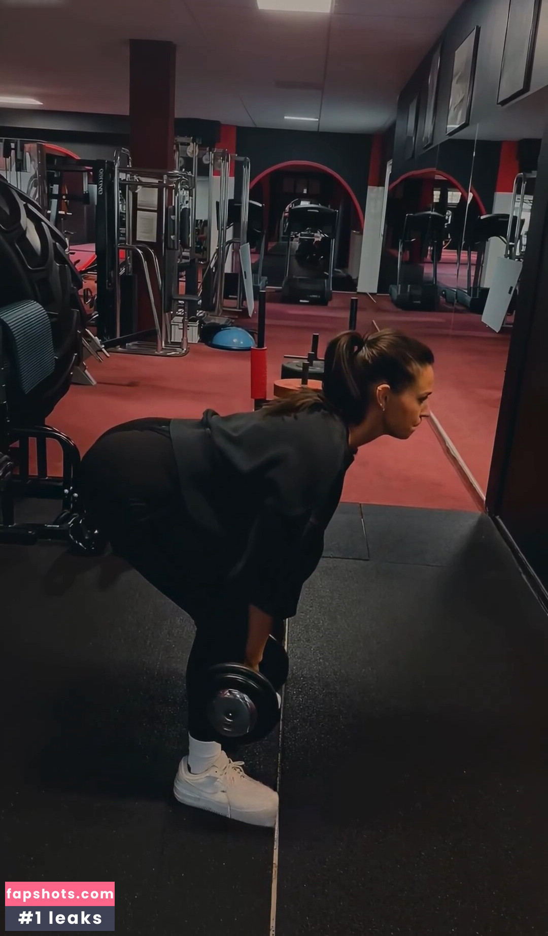 Amira Aly / Pocher gallery photo #7