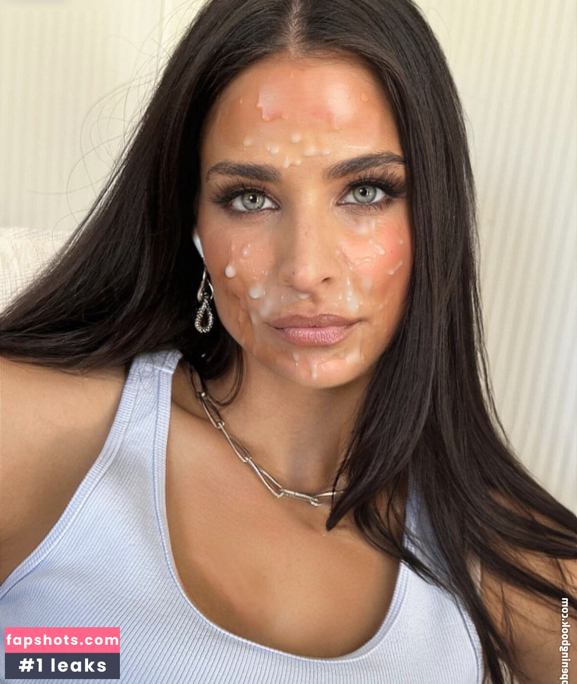 Amira Pocher gallery photo #11