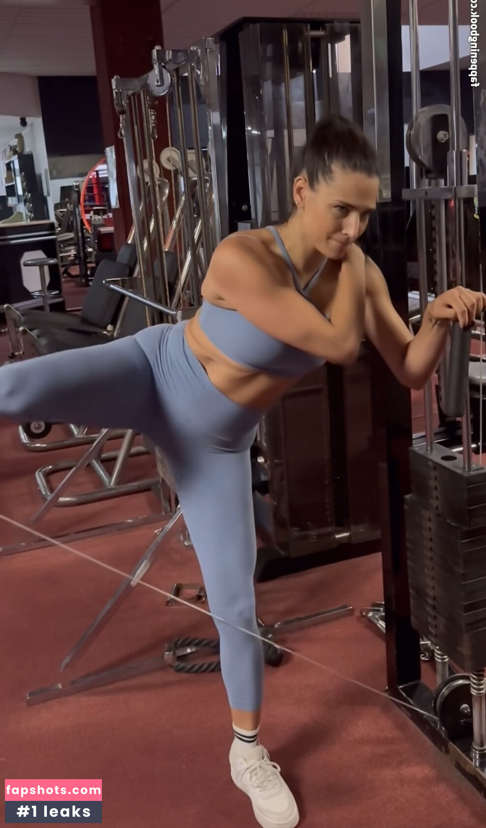 Amira Pocher gallery photo #14