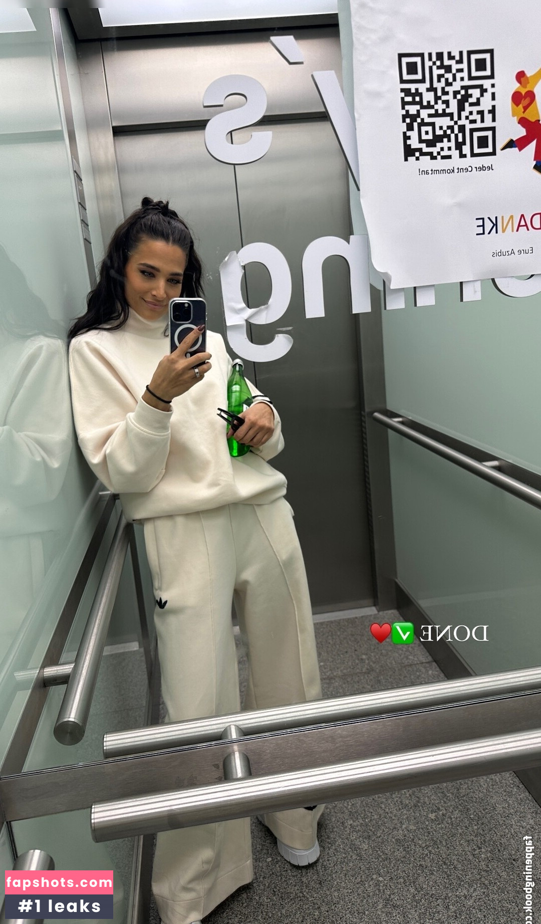 Amira Pocher gallery photo #17