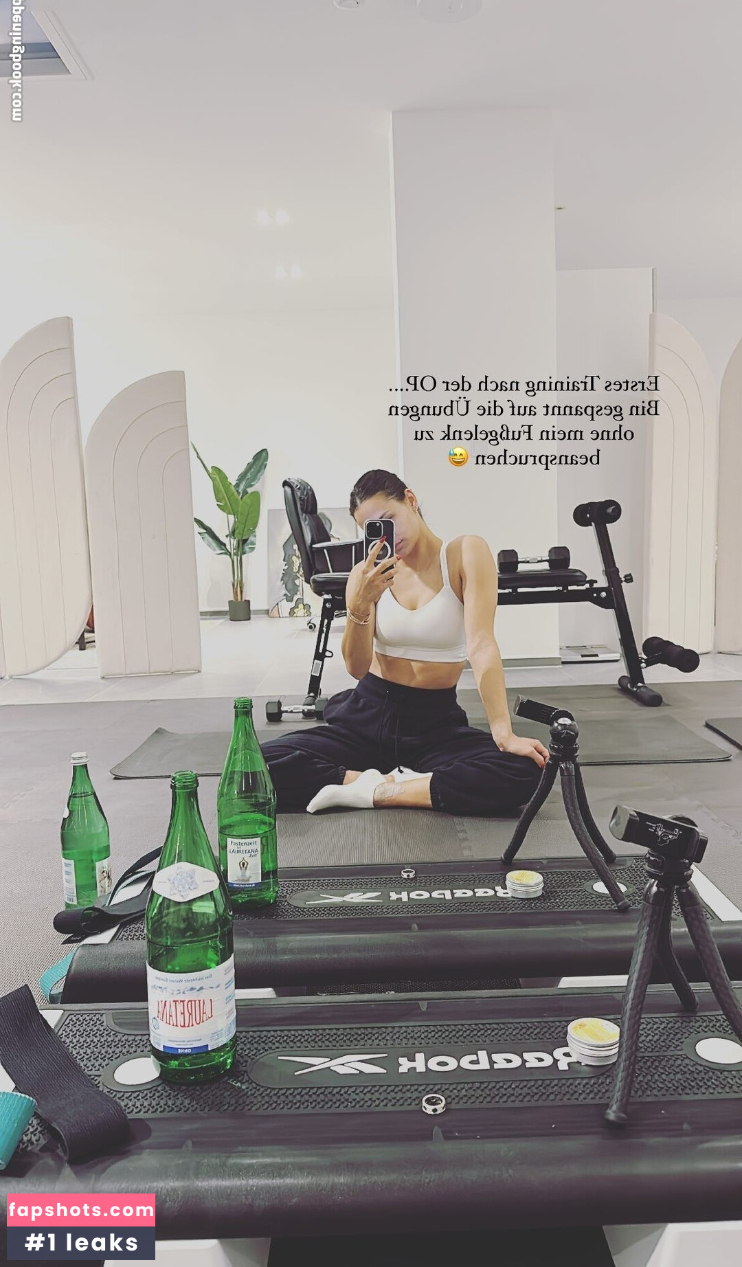 Amira Pocher gallery photo #23