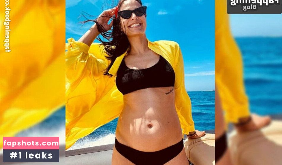 Amira Pocher gallery photo #28