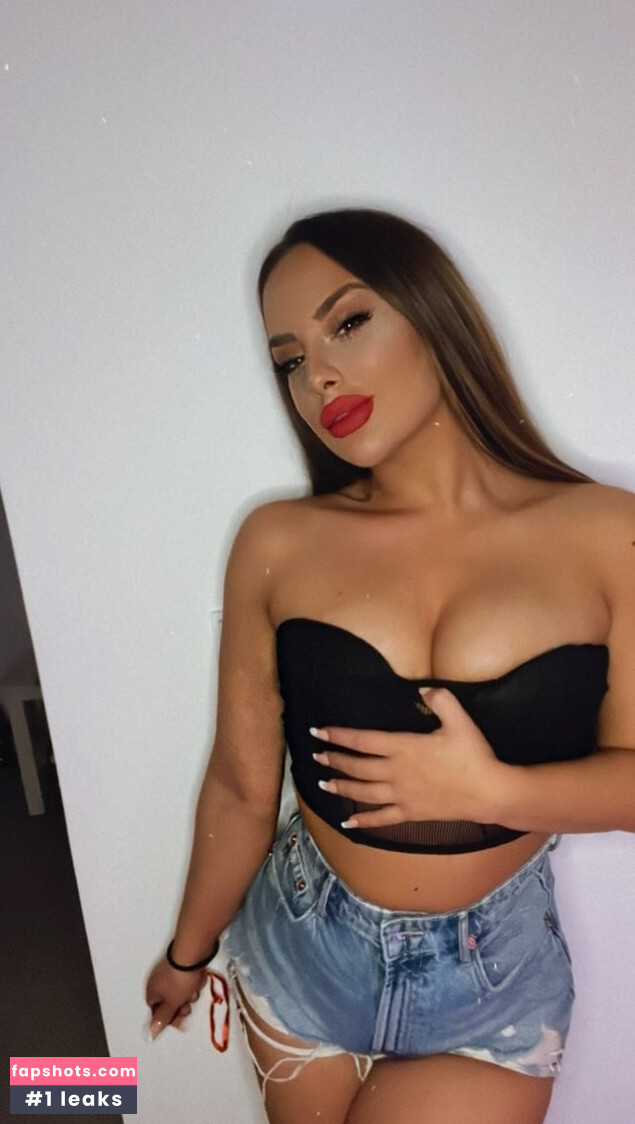 Amirasecret99 Filtración Desnuda OnlyFans Foto #2 - Fapshots