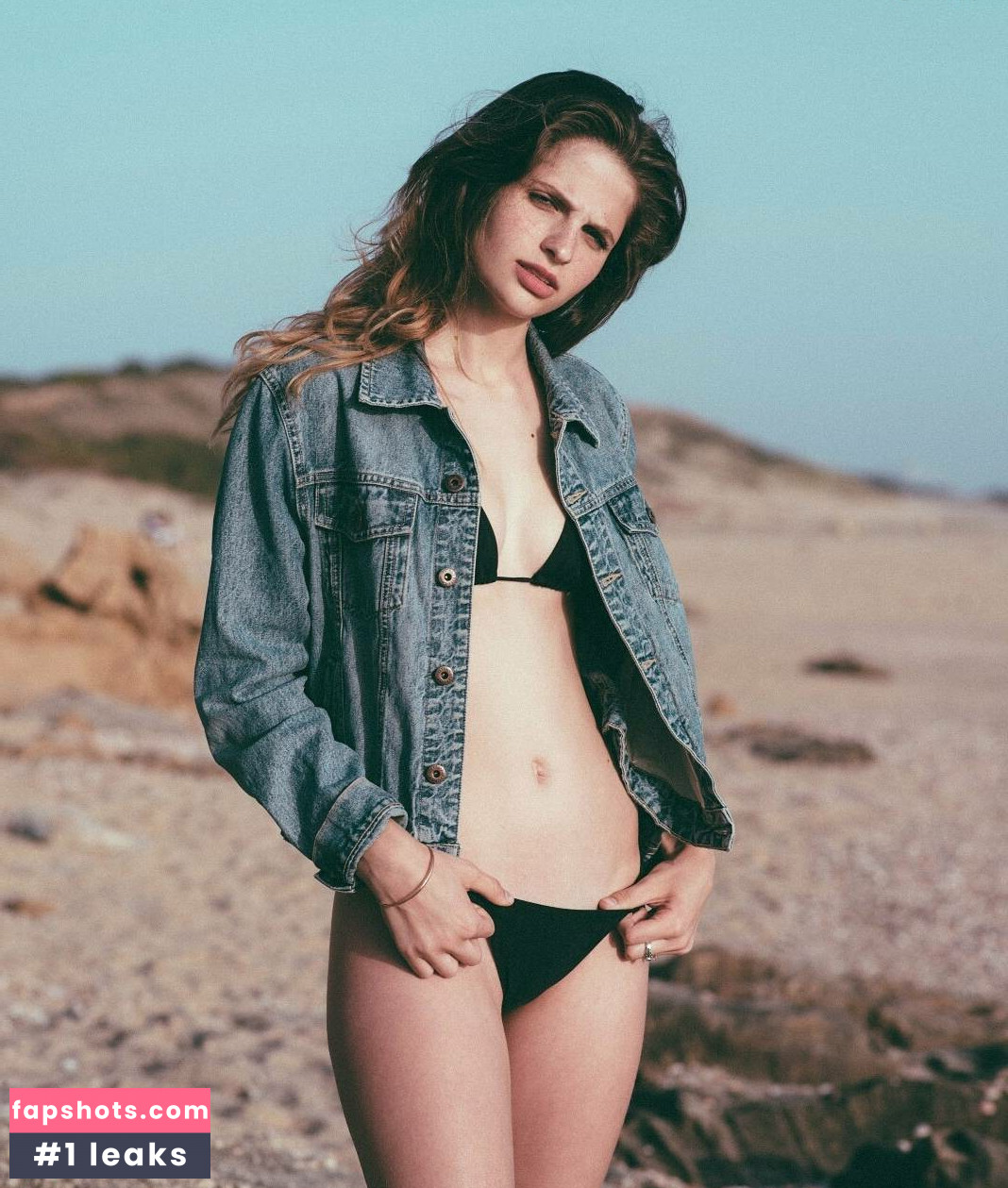 Amit Dan nude babe gallery