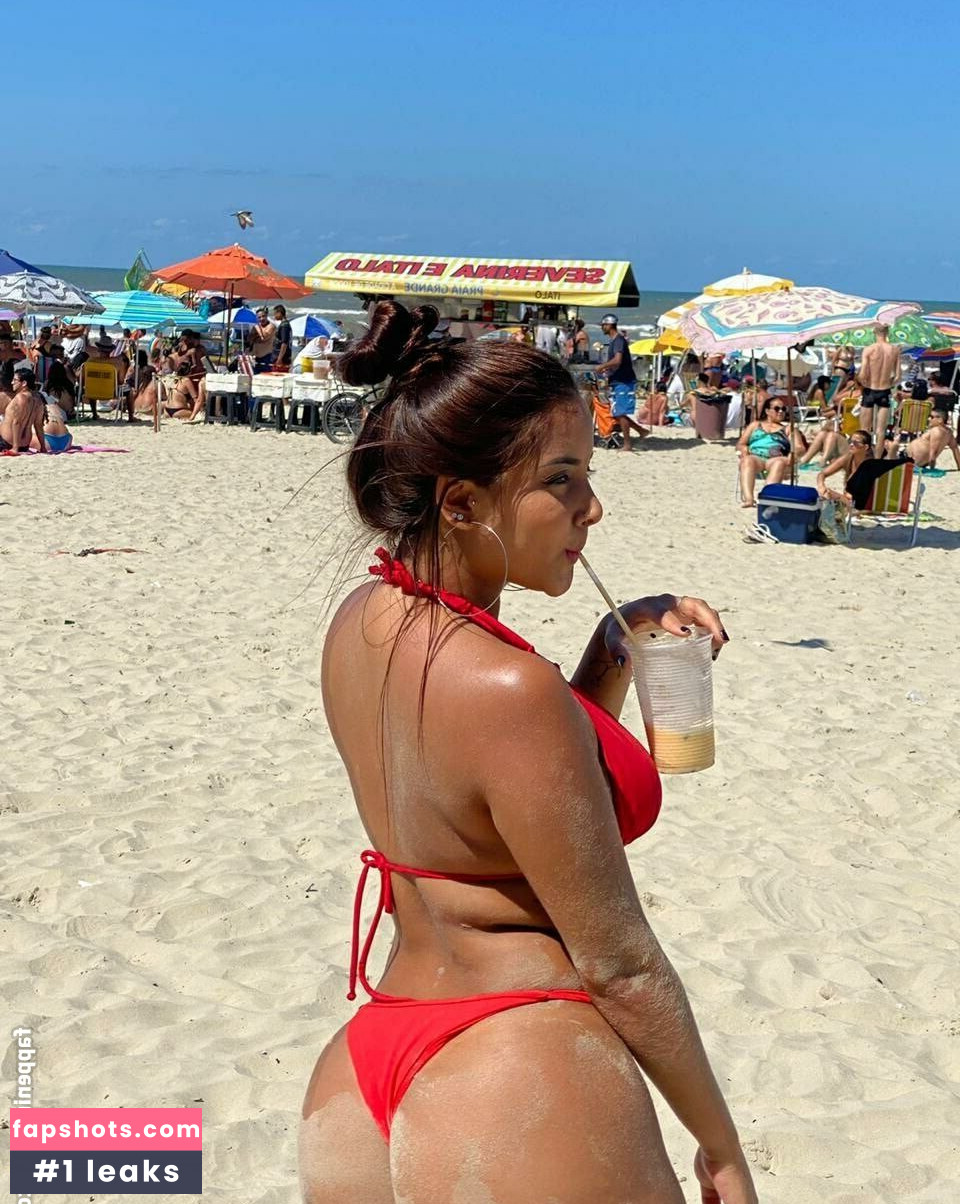 Amnda Mbrosio gallery photo #9